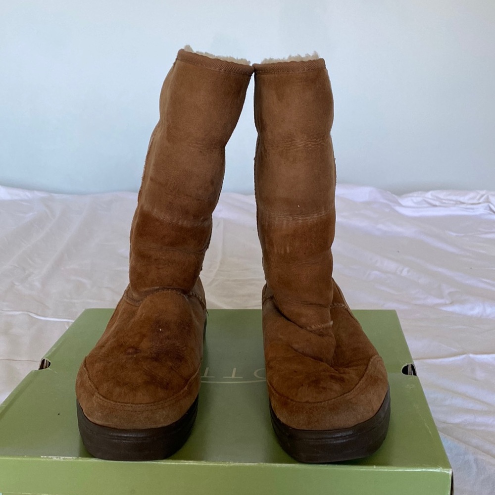 UGG classic sheepskin boot